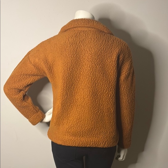 J Crew Vintage Fleece Jacket with Collared Neckline and Plush Texture - Picture 9 of 9